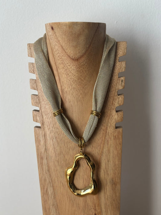 Collar roca