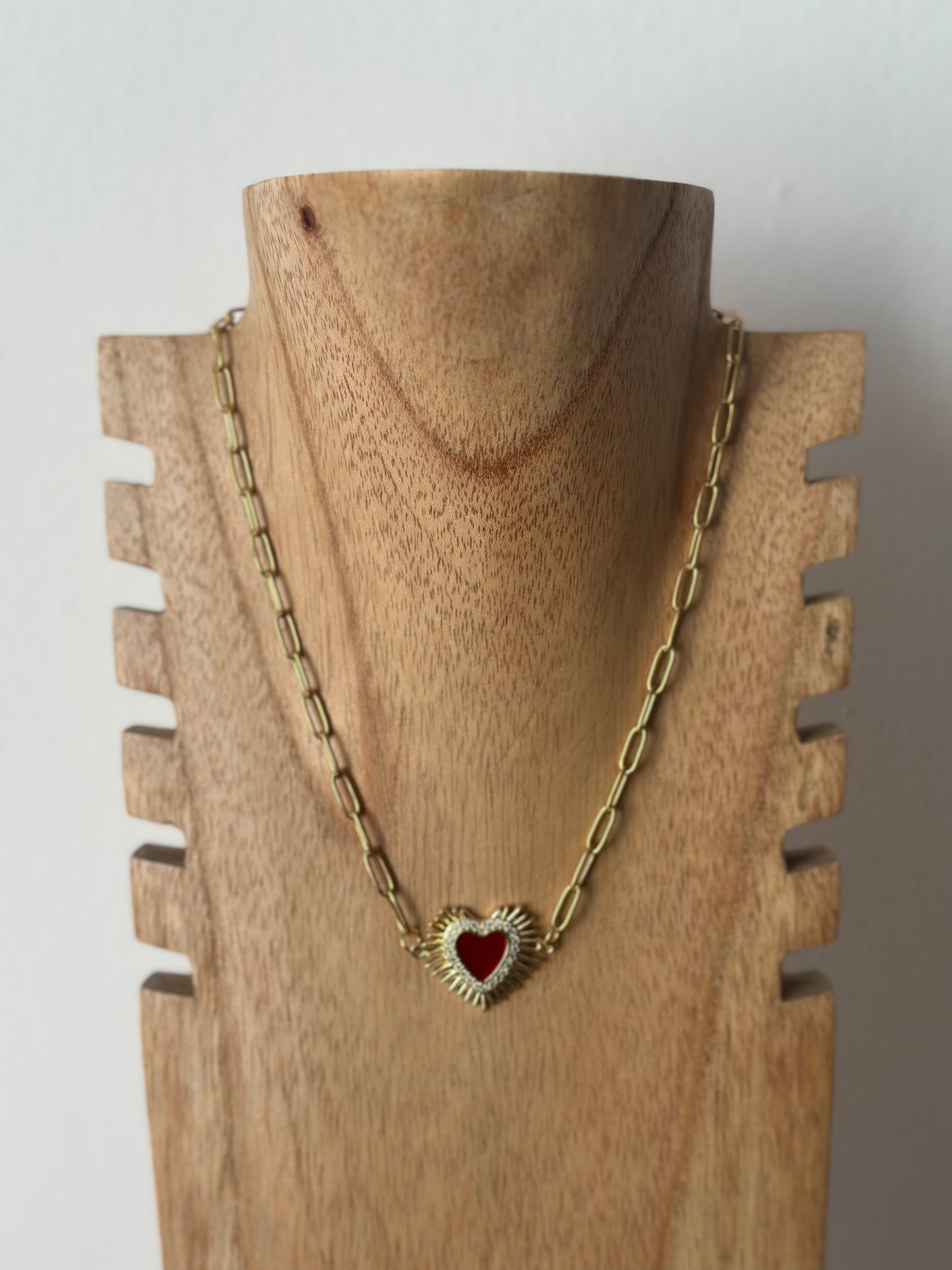 Collar corazón espinado