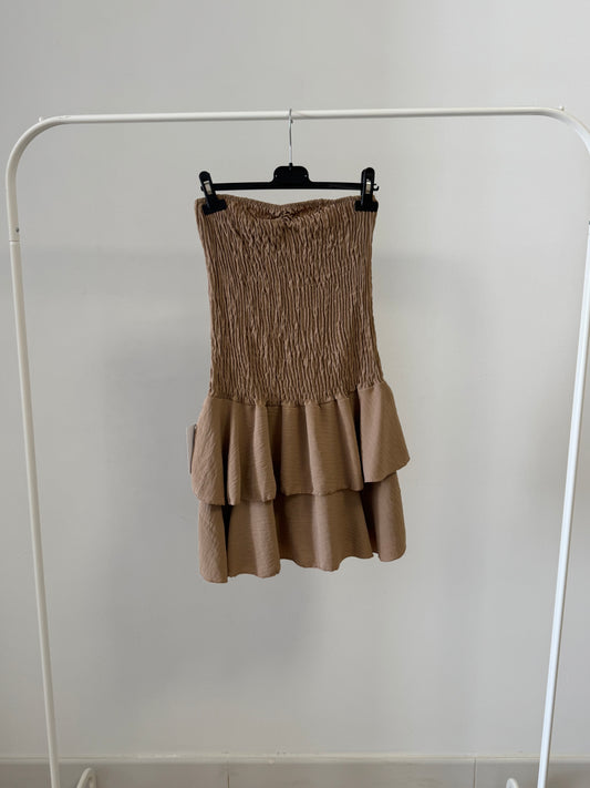 Vestido fruncido marrón | Tendencia Moda 2025