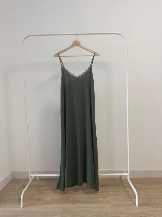 Vestido Lencero Verde | Tendencia Moda 2025