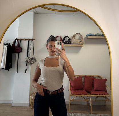 Camiseta choker gris