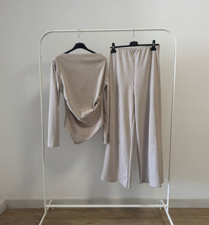 Conjunto punto beige