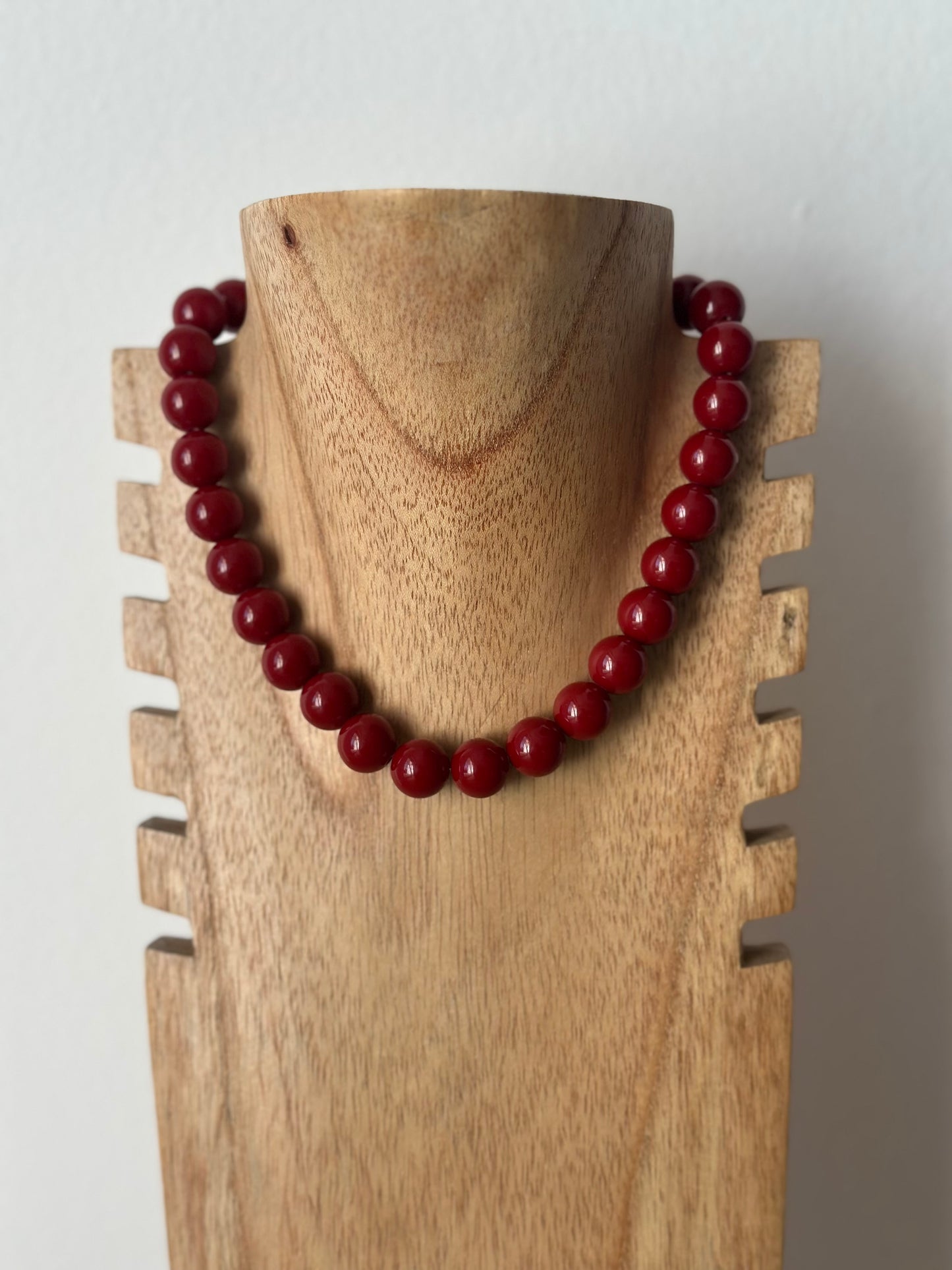 Collar perlas burdeos