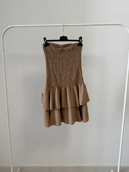 Vestido fruncido marrón | Tendencia Moda 2025