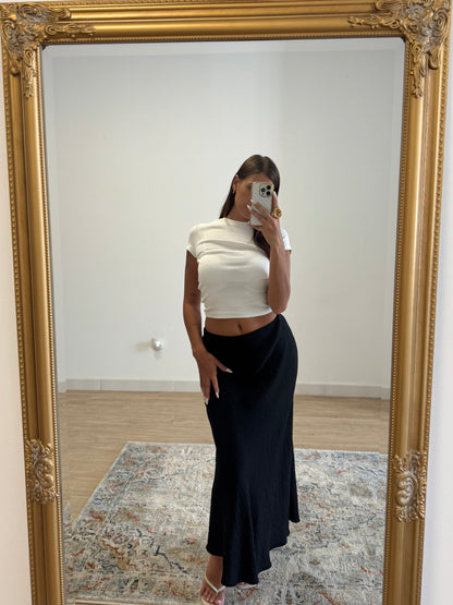 Falda Midi Negra| Tendencia Moda 2025